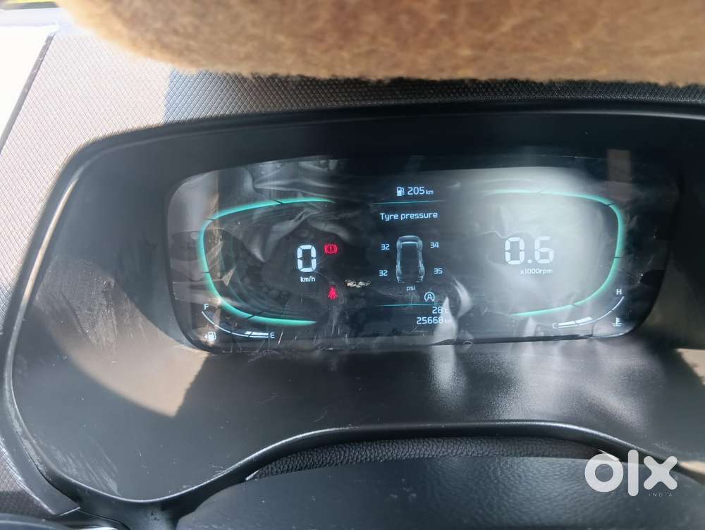 Kia Carens 1.5 Prestige 7 Str, 2023, Petrol