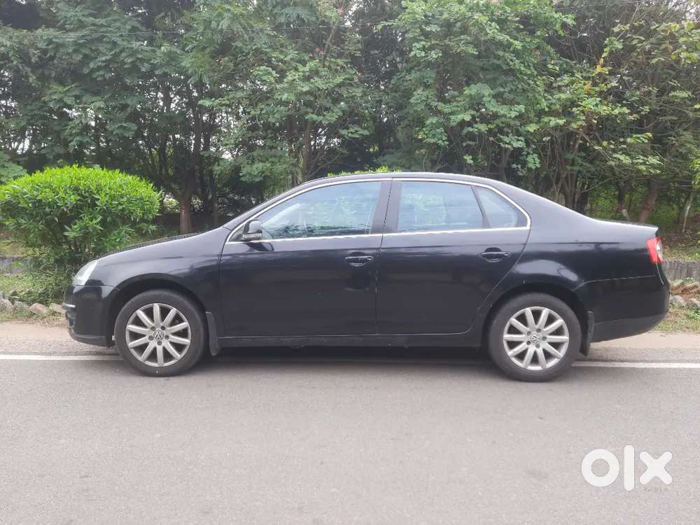 Vw Jetta Highline Diesel Less Used Showroom Track,tyres Good, Chill Ac