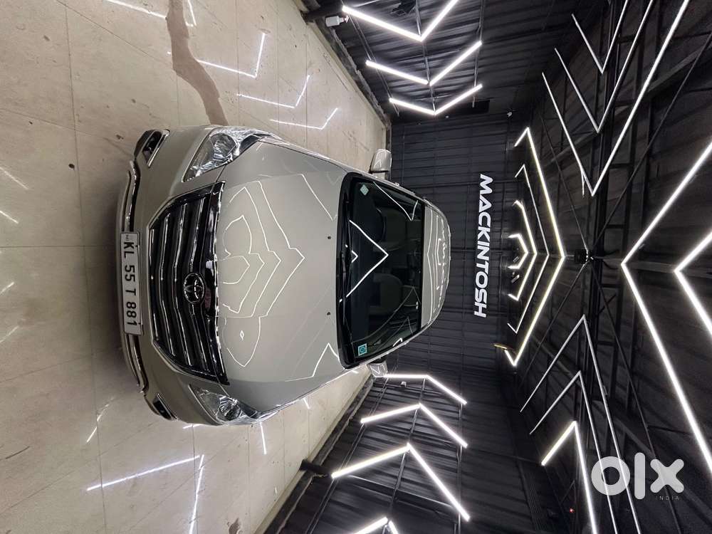 Toyota Innova 2016 Diesel 117000 Km Driven