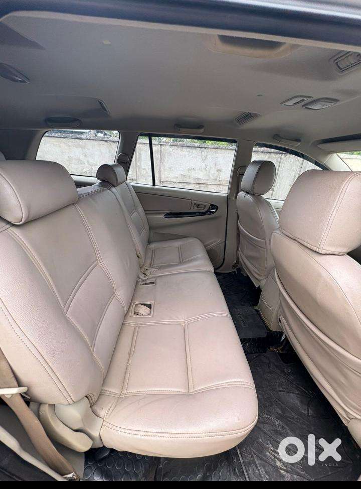 Toyota Innova 2.5 G (diesel) 8 Seater, 2014, Diesel