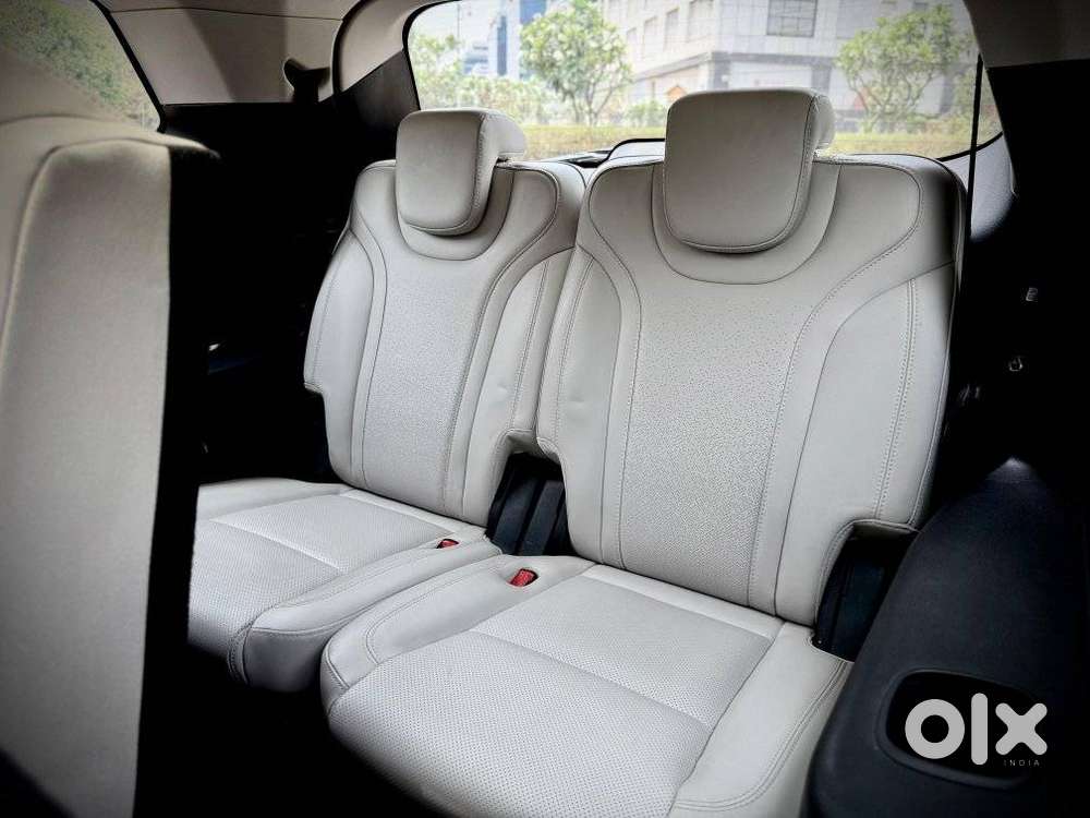 Mahindra Xuv700 2.2 Ax 7 Diesel Mt Luxury Pack Str, 2023, Diesel