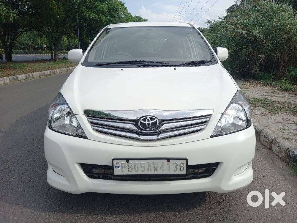 Toyota Innova 2004-2011 2.5 G3, 2010, Diesel