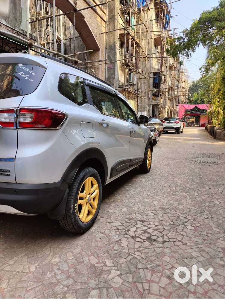 Renault Triber Rxz Amt Top Model