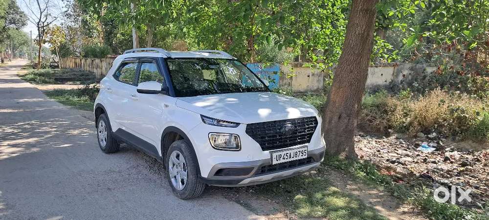 Hyundai Venue 2021 Petrol Well Maintained