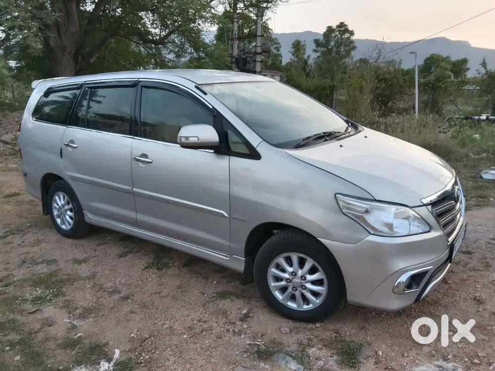 Toyota Innova 2.0 V 2012