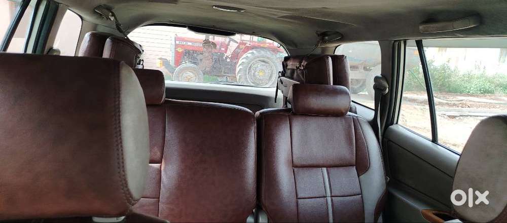 Innova 2.5 V (diesel)