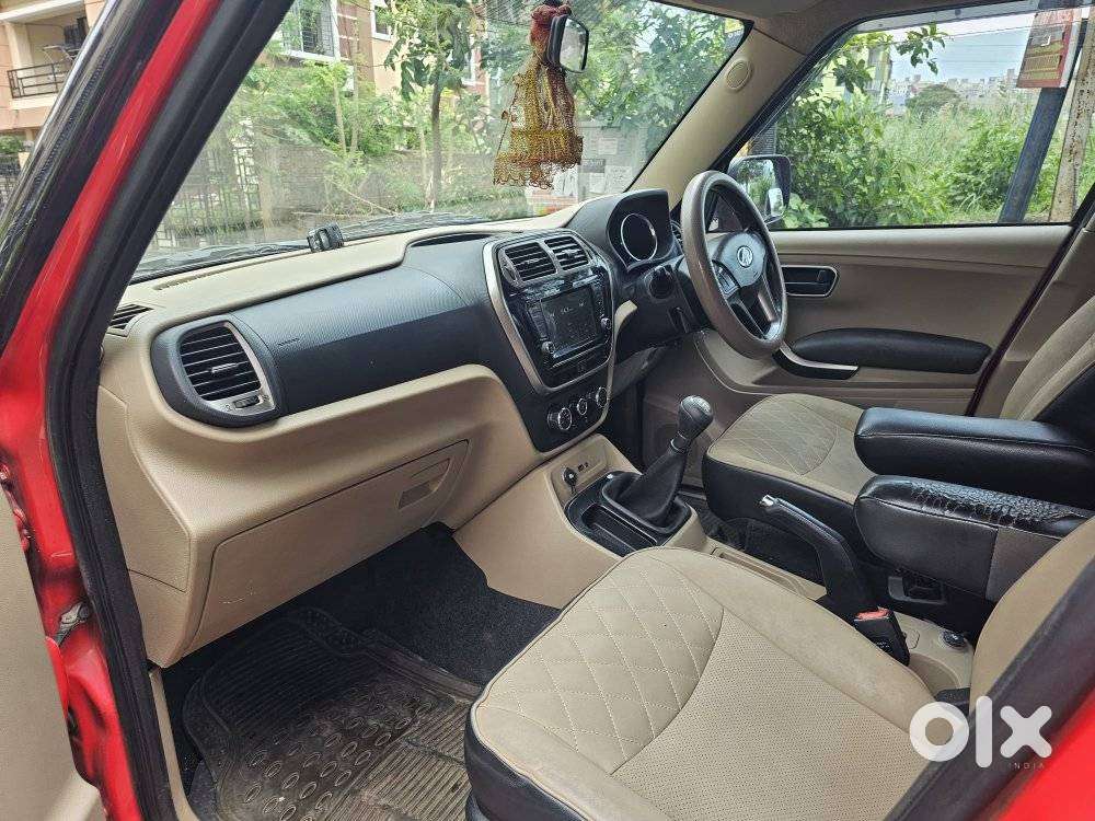 Mahindra Tuv 300 T10, 2020, Diesel
