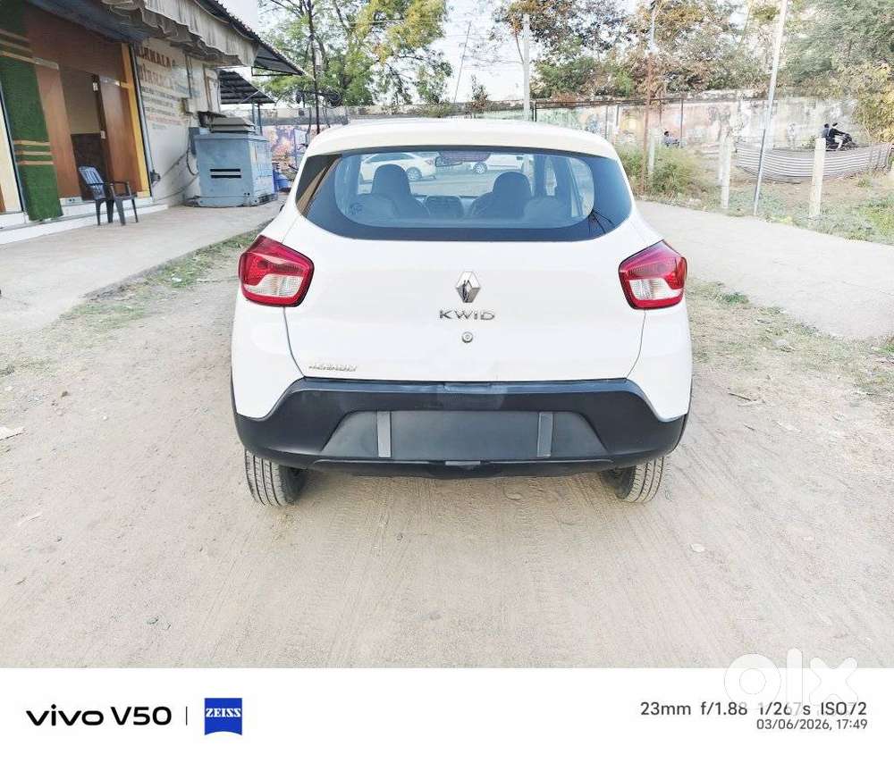 Renault Kwid 1.0 Rxt 02 Anniversary Edition, 2017, Petrol