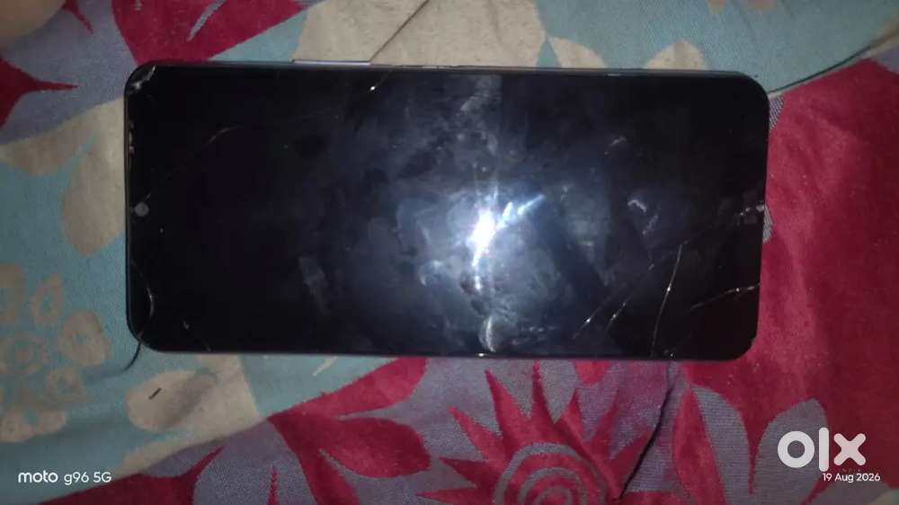 Screen broken hai