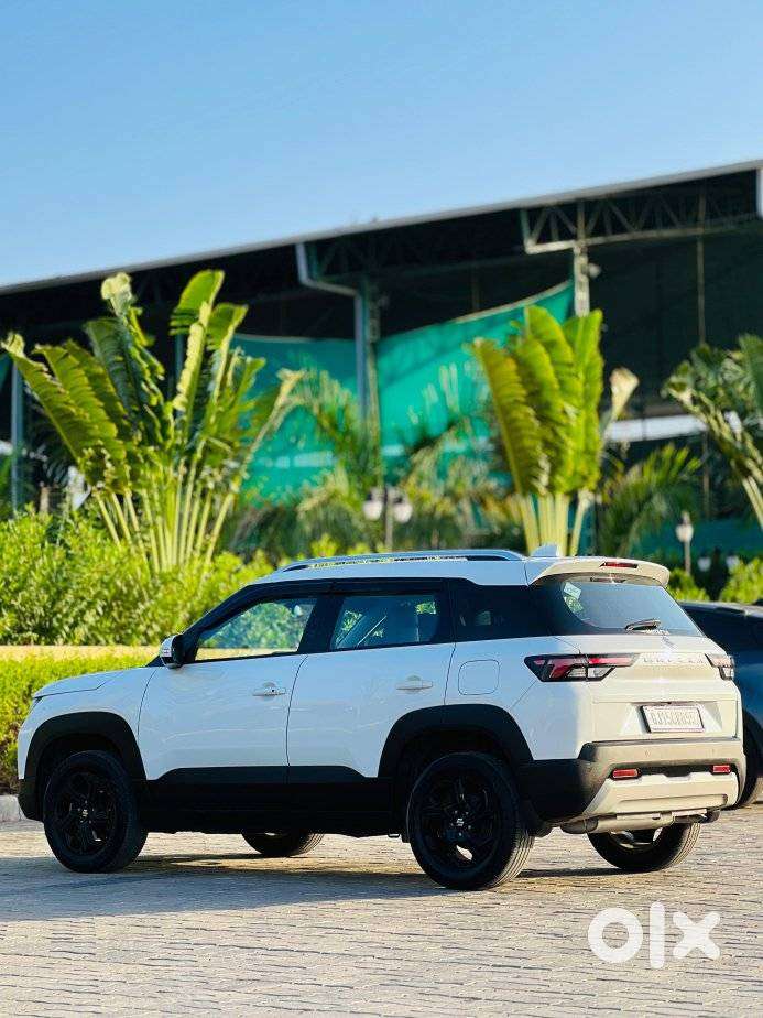 Maruti Suzuki Vitara Brezza 1.5 Zxi, 2023, Cng & Hybrids