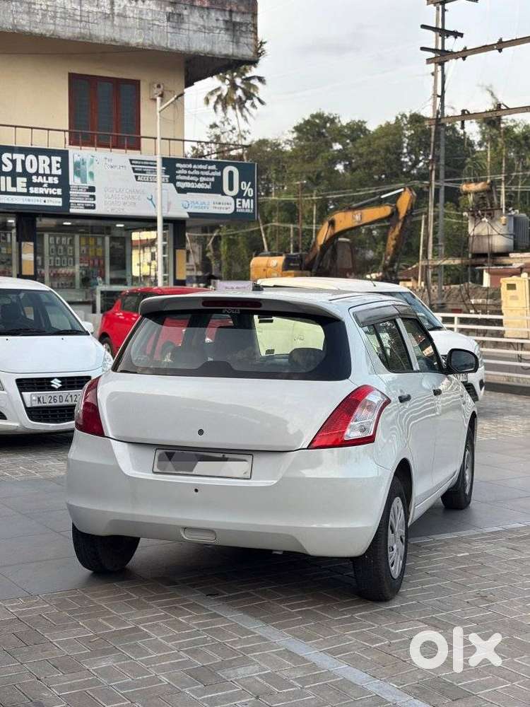 Maruti Suzuki Swift Lxi Option, 2017, Petrol