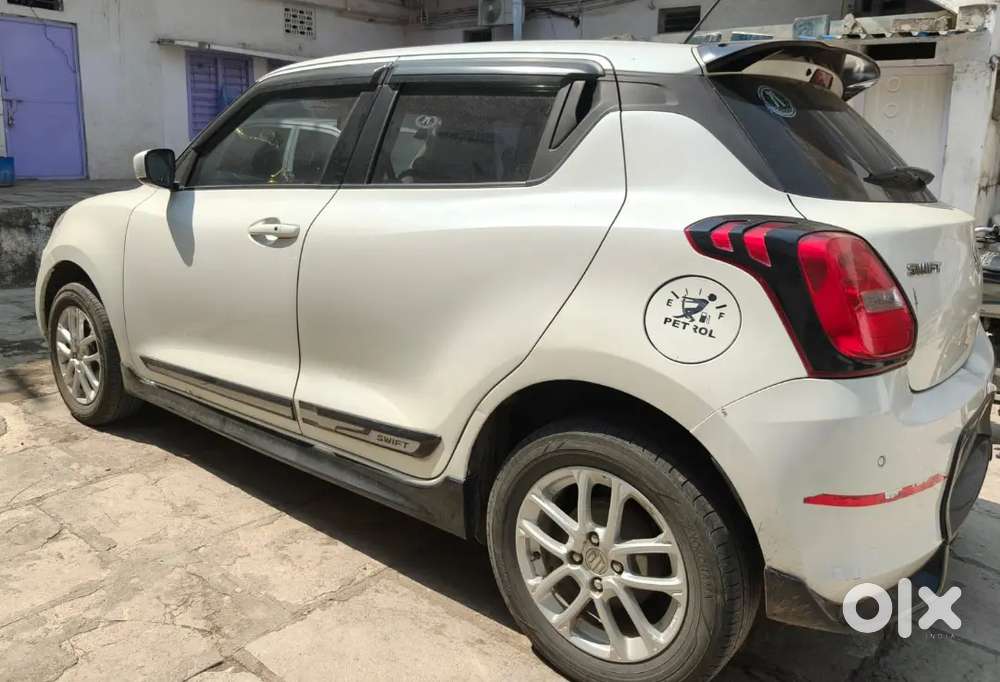 Maruti Suzuki Swift 2022 Petrol 74700 Km Driven