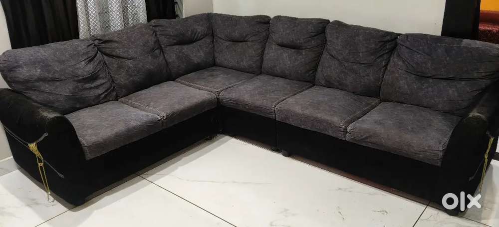 Nilkamal corner sofa