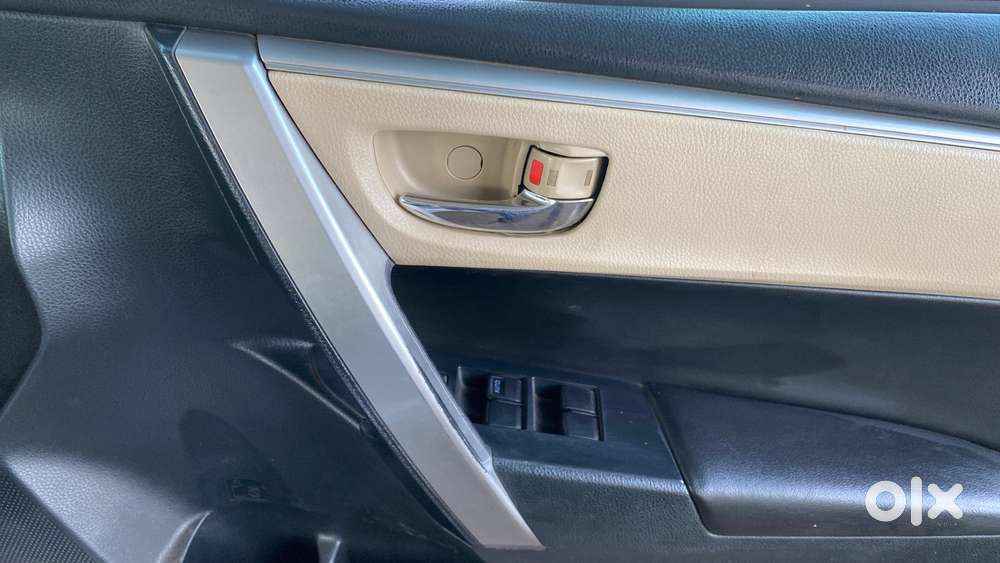 Toyota Corolla Altis 2013-2017 Vl At, 2015, Petrol