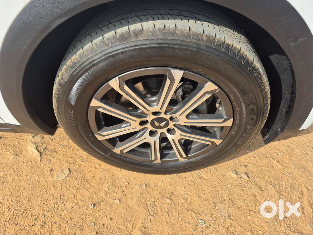 Mahindra Xuv700 2.0 Ax 7 Petrol At Luxury Pack Str, 2024, Petrol