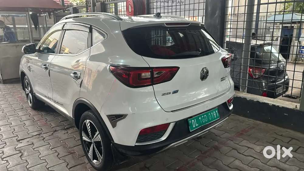 Mg Zs Ev In Immaculate Condition.