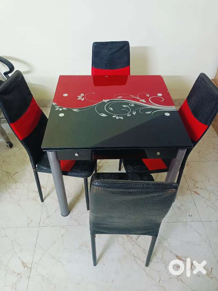 Glass Adjustable Dinning Set