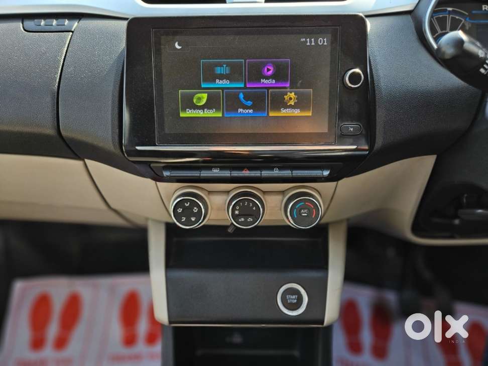 Renault Triber Rxz, 2022, Petrol