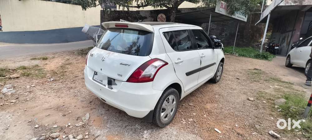 Maruti Suzuki Swift Vxi, 2014, Petrol