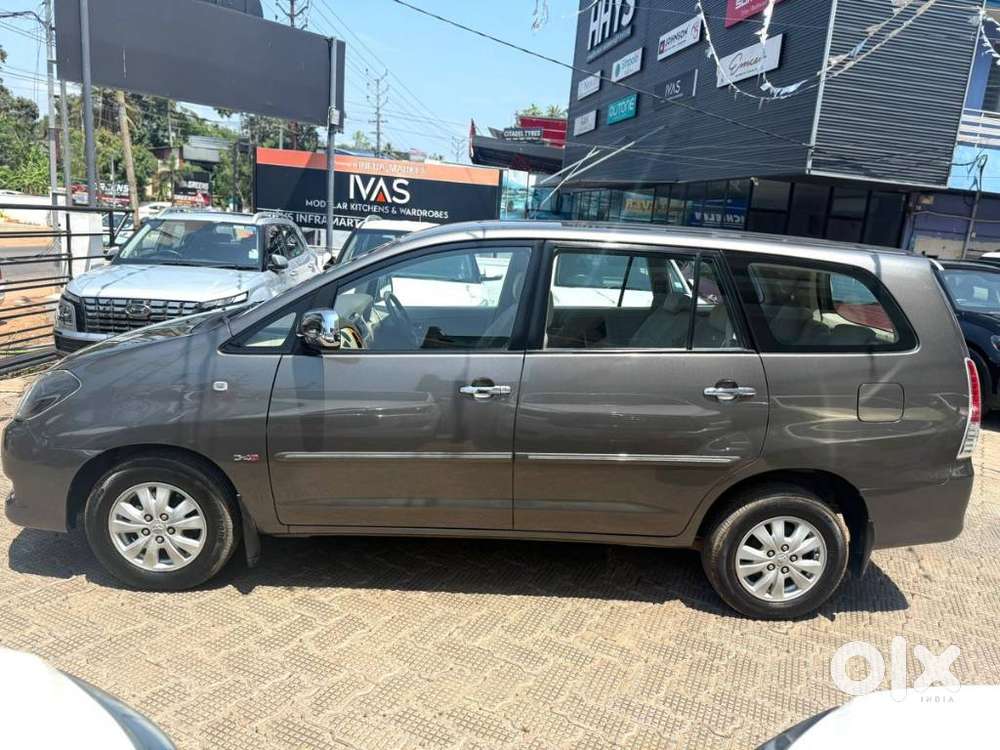Toyota Innova 2.5 V 7 Str, 2011, Diesel