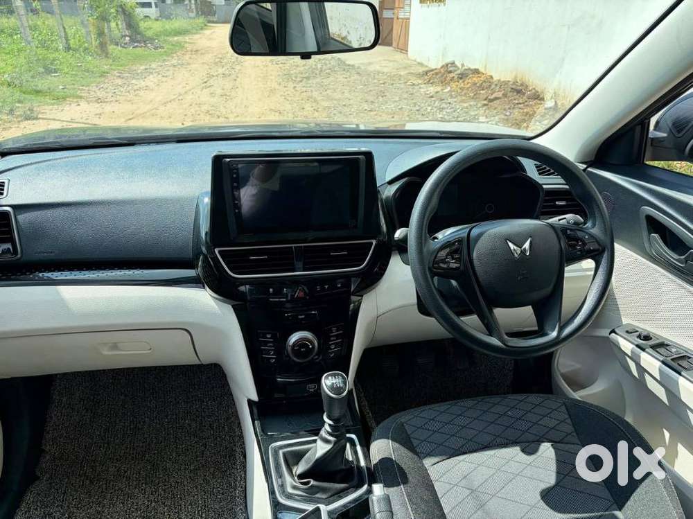 Mahindra Xuv 3xo Mx3, 2025, Petrol