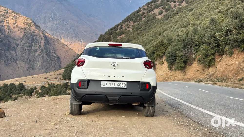 Tata Punch Dazzle Amt 2022