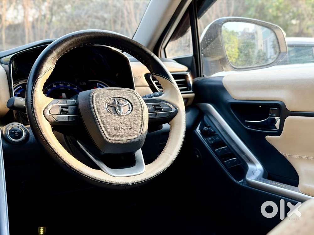 Toyota Innova Hycross 2.0 Vx (o) Hybrid 7 Str, 2025, Petrol