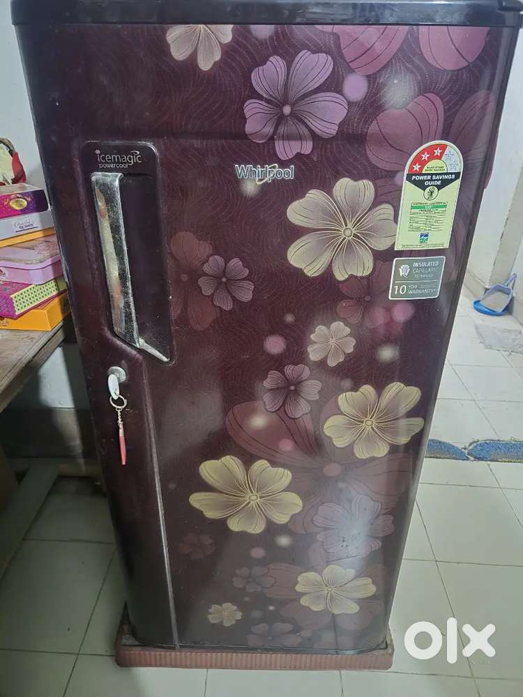 Fridge ki condition acchi hai 4 Sal purani fridge hai