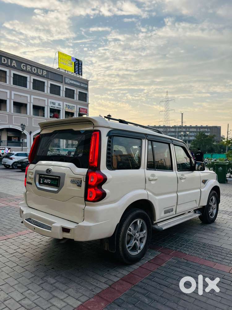 Mahindra Scorpio S11 Mt 7s, 2015