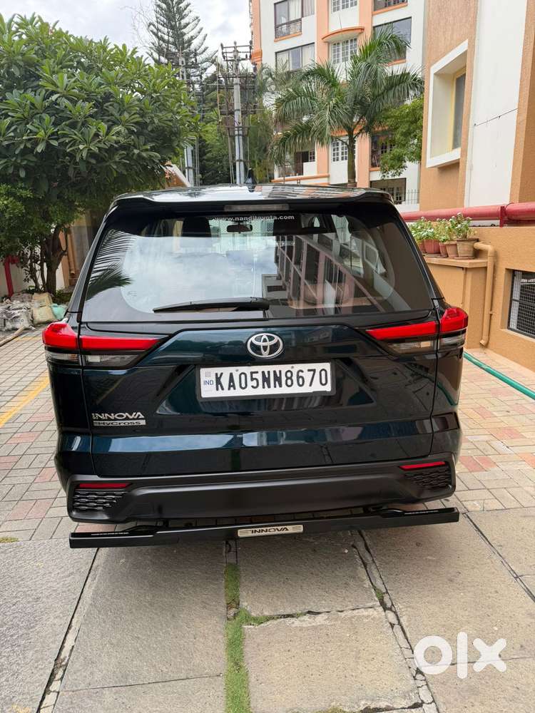Toyota Innova Hycross 7s Option, 2025, Petrol