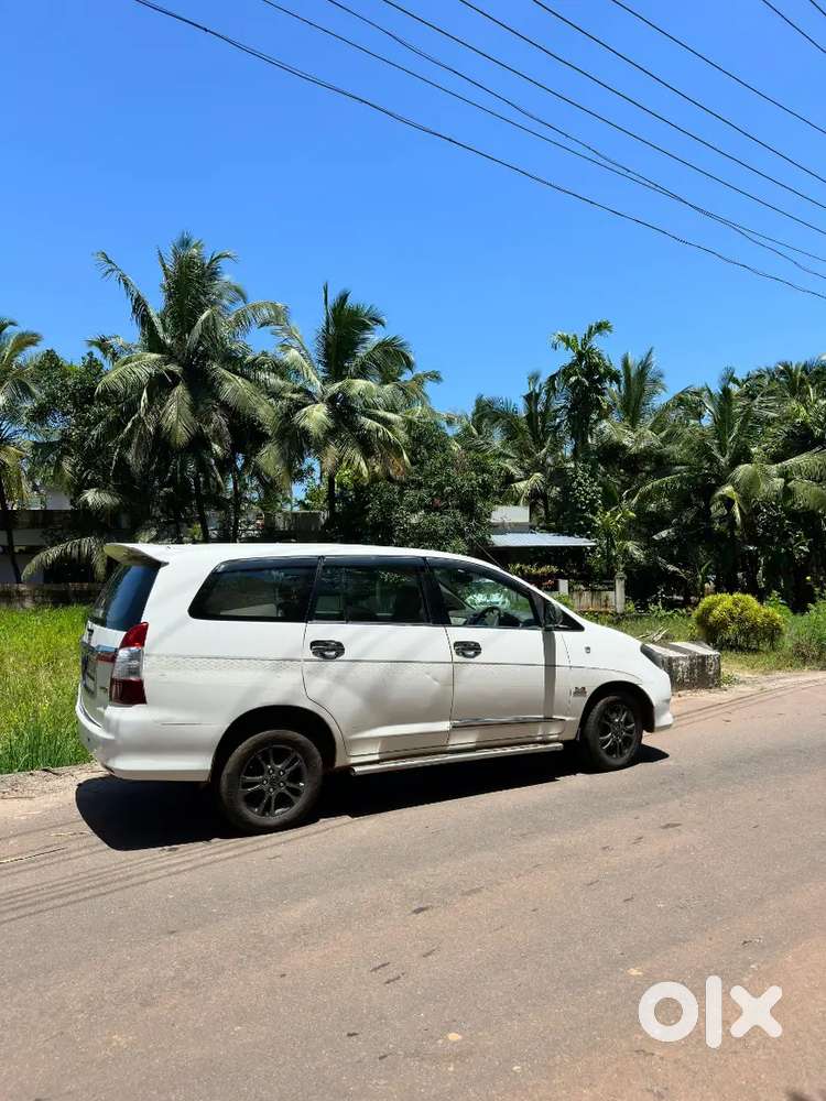 Toyota Innova Crysta Edition 2011