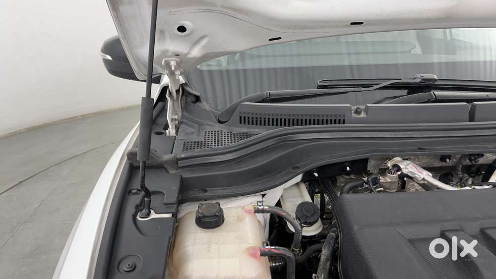 Mahindra Xuv700 2.2 Ax 5 Diesel At 7 Str, 2023, Diesel