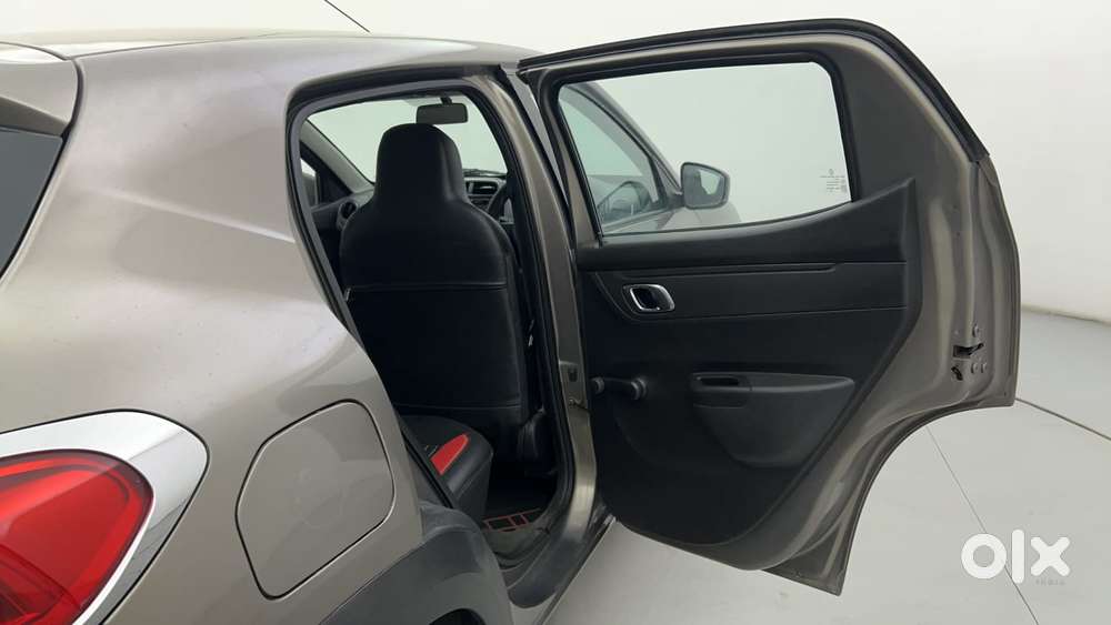 Renault Kwid 2019-ongoing 1.0 Rxt Amt (o), 2018, Petrol