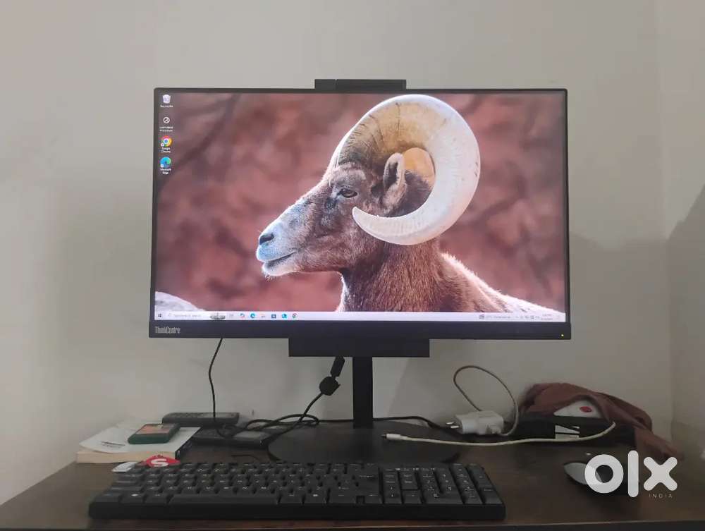 Desktop for sale inbuilt CPU & Speaker