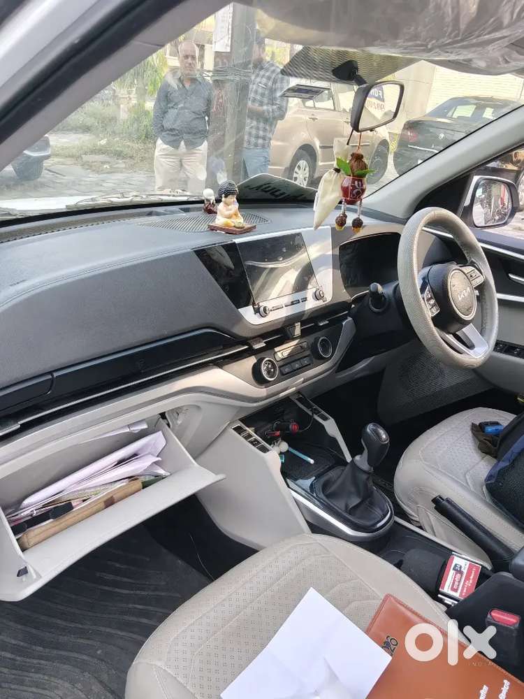 Kia Carens 2023 Petrol 10500 Km Driven