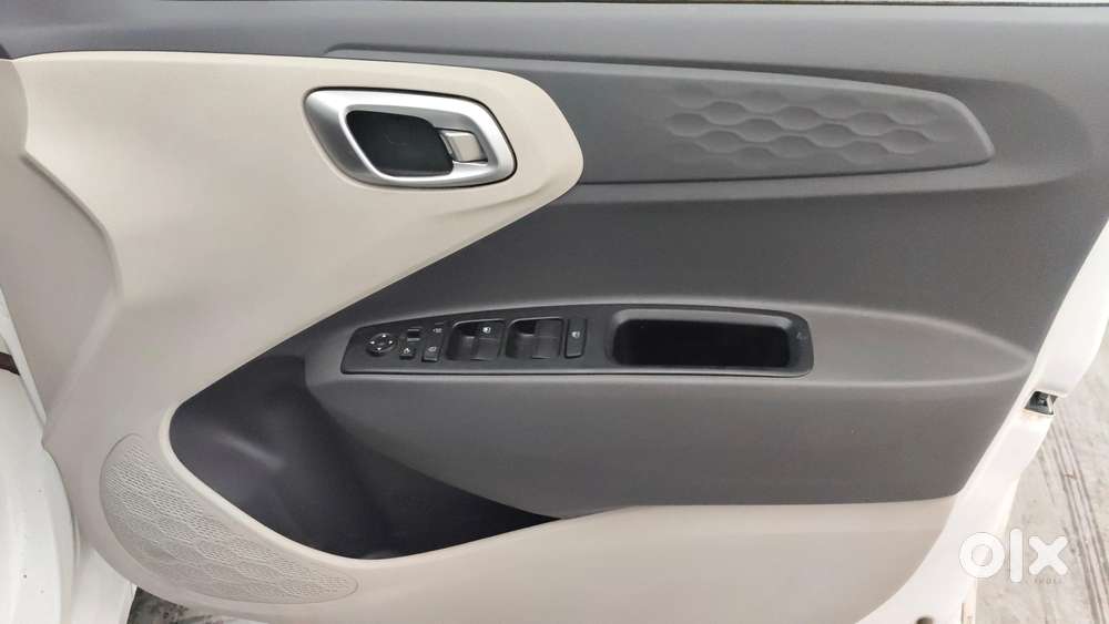 Hyundai Aura Sx Plus Automatic, 2020, Petrol