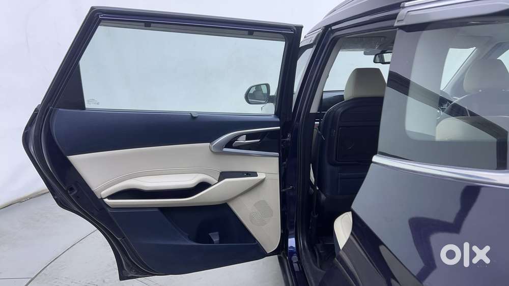Kia Carens Luxury (o)1.5 Diesel At 7 Str, 2024, Diesel