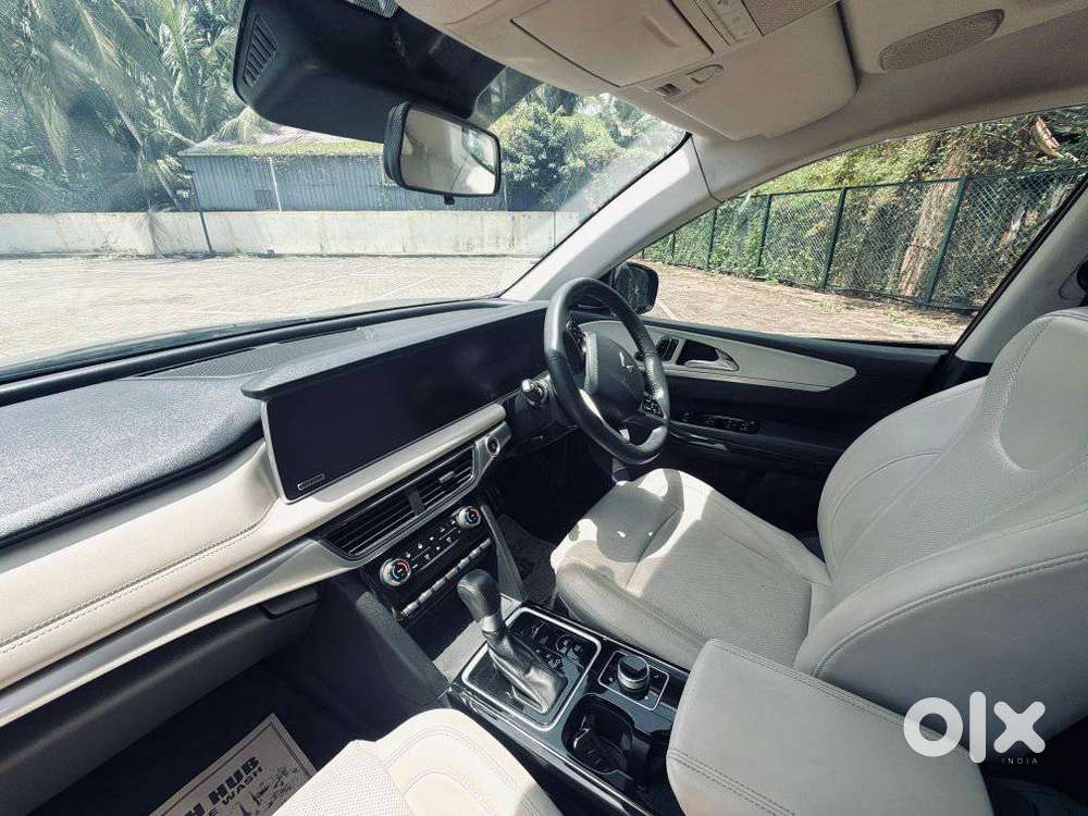 Mahindra Xuv700 2.0 Ax 7 Petrol At Luxury Pack Str, 2024, Petrol