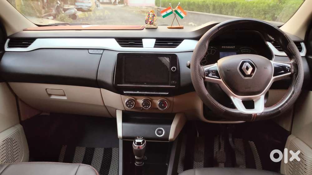 Renault Triber Rxz, 2022, Petrol