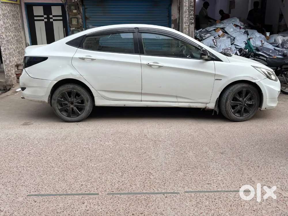 Hyundai Verna 2013 Petrol 106700 Km Driven
