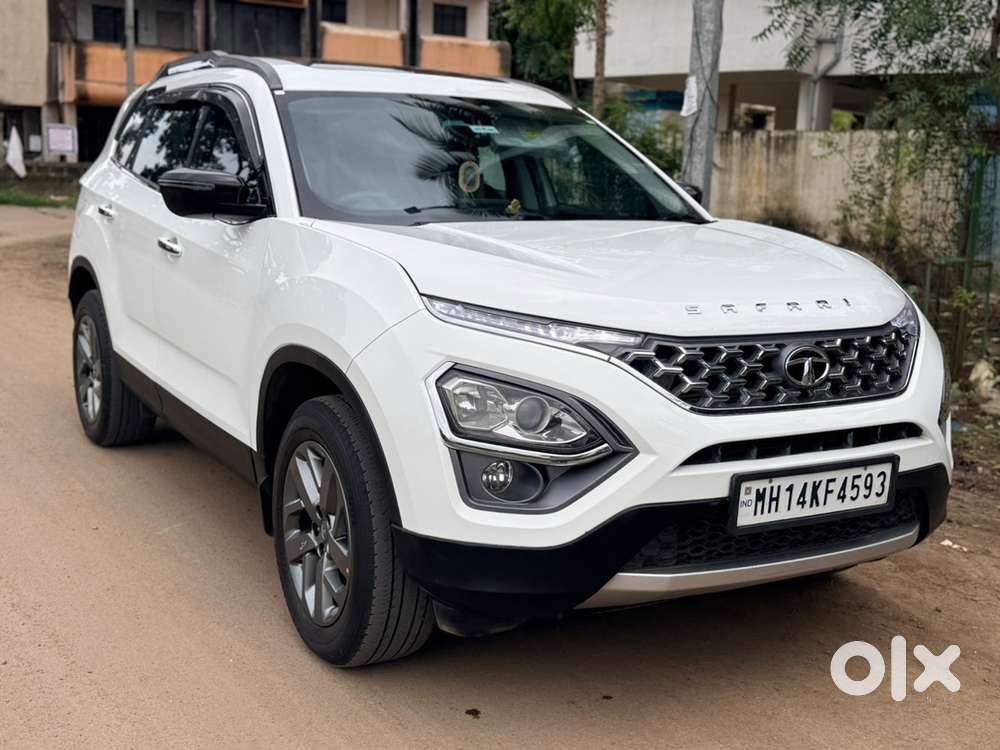 Showroom Condition Scratchless Mint Condition Tata Safari Diesel 2022