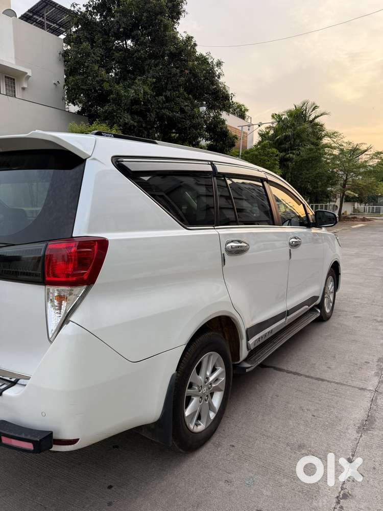 Toyota Innova Crysta 2.4 G Mt 8s, 2023, Diesel
