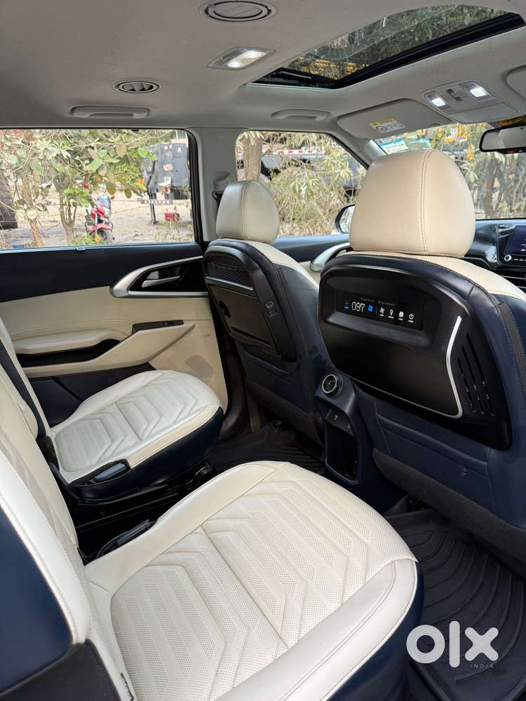 Kia Carens Luxury (o)1.5 Diesel At 7 Str, 2022, Diesel