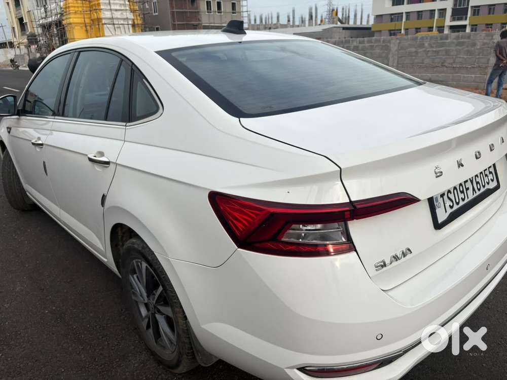 Skoda Slavia Style 1.0l Tsi At, 2022, Petrol