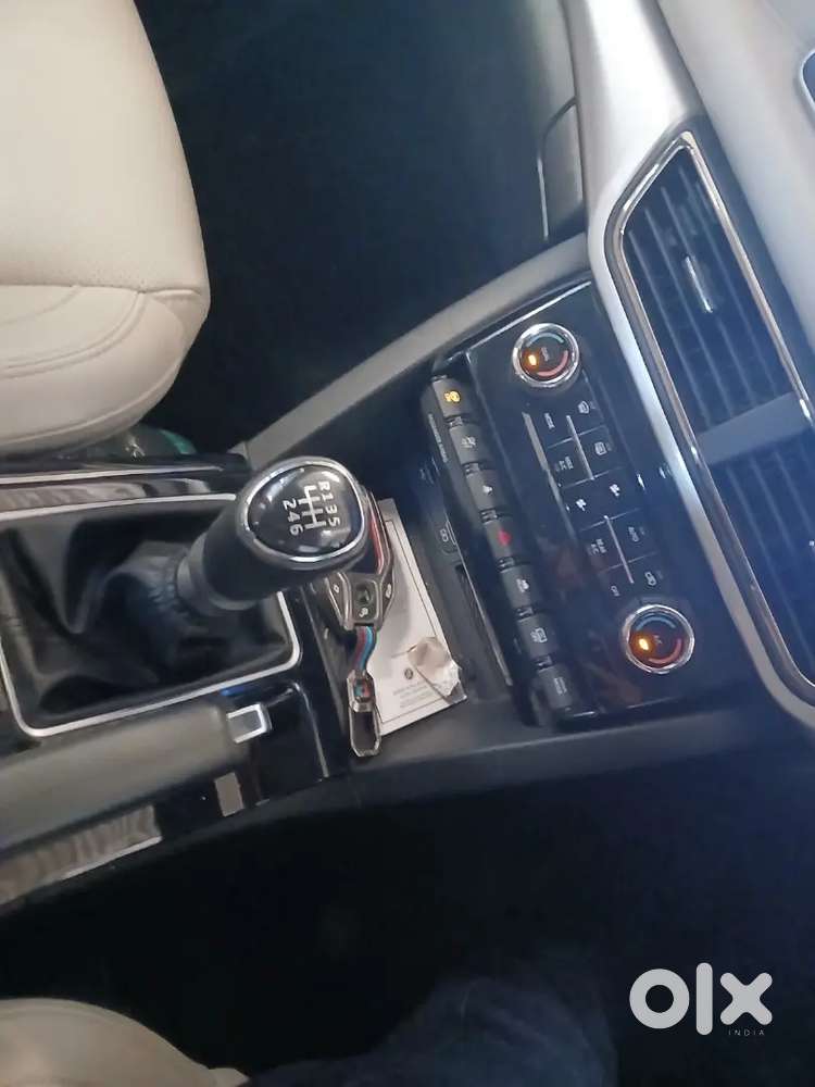 Mahindra Xuv700 2025 Diesel Well Maintained