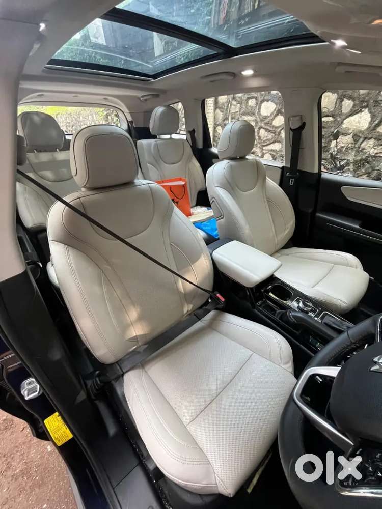 Mahindra Xuv700 Petrol 2024 Year