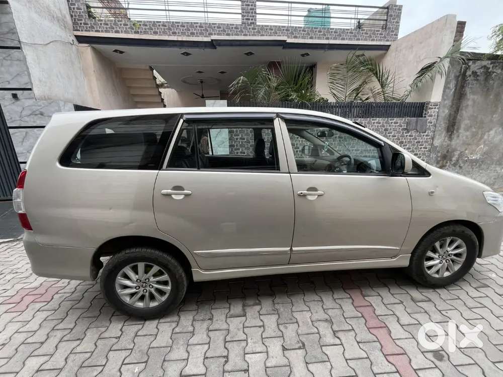 Toyota Innova 2015 Diesel Well Maintained