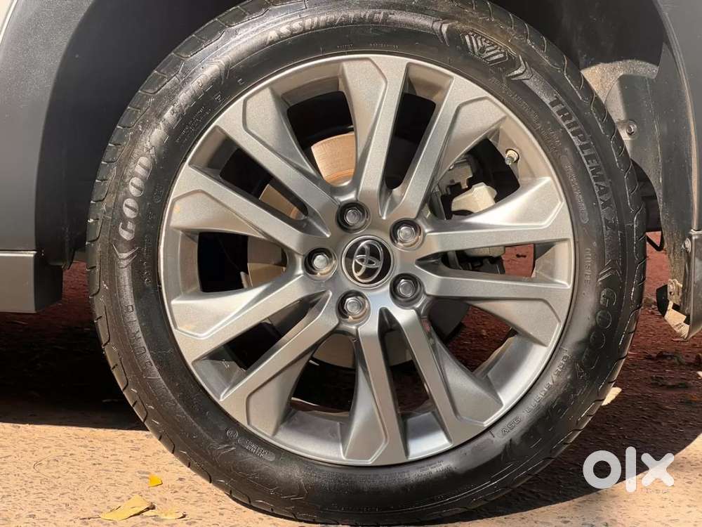 Toyota Innova Hycross 2.0 Zx (o) Hybrid 7 Str, 2025, Petrol
