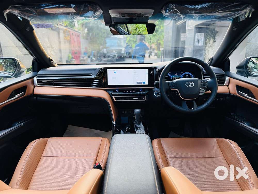 Toyota Camry Hybrid, 2025, Electric