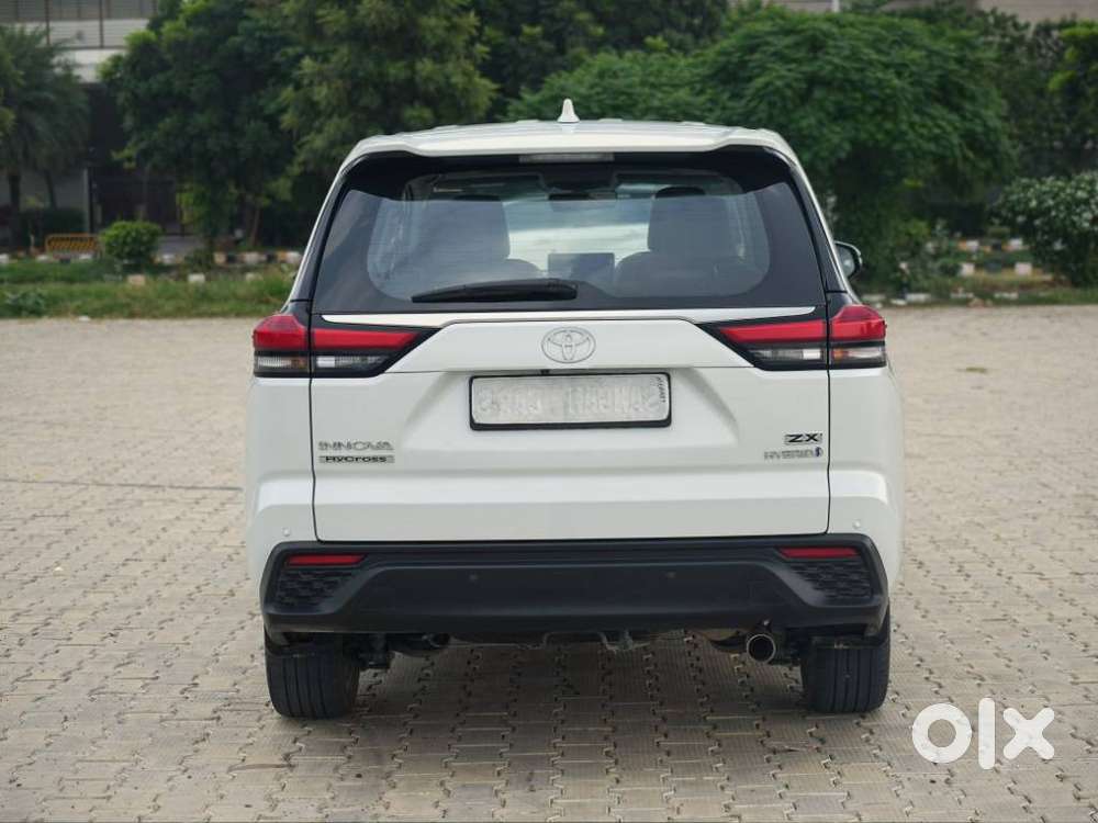 Toyota Innova Hycross 2.0 Zx Hybrid 7 Str, 2024, Petrol